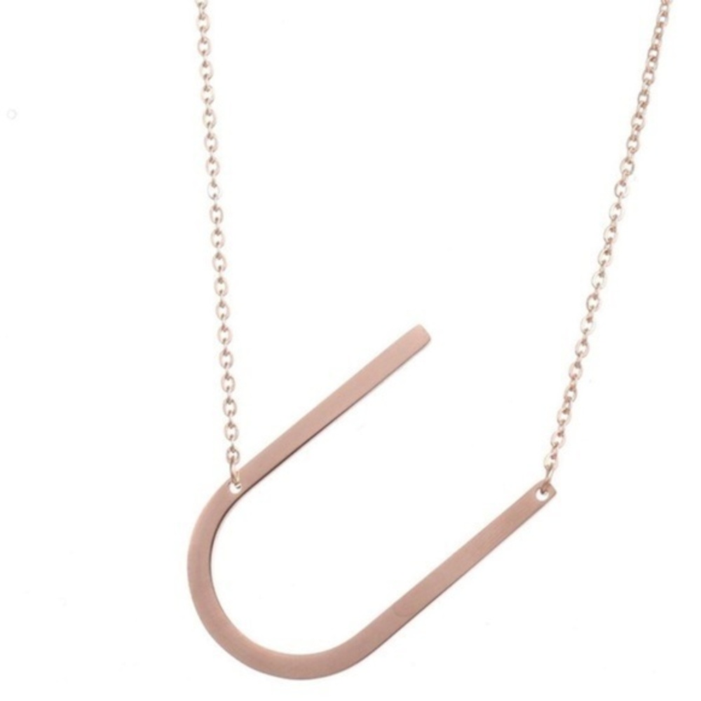 NEW!! ❤️ Initial “U” Pendant Necklace